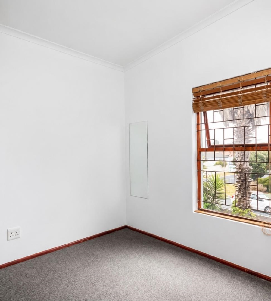 2 Bedroom Property for Sale in Parklands Western Cape